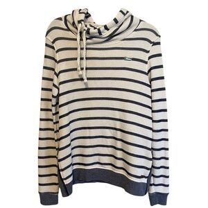 🛥️ Roxy sweatshirt from Tug Stuff in Leland MI size XL